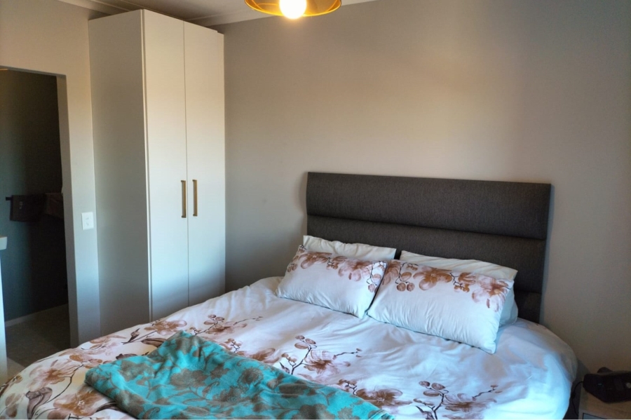To Let 2 Bedroom Property for Rent in Waves Edge Western Cape